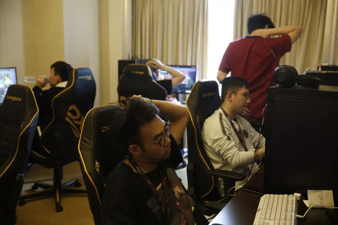 NIP 在 StarLadder 布达佩斯 Major 2025 第一阶段首场比赛中输给了 NRG