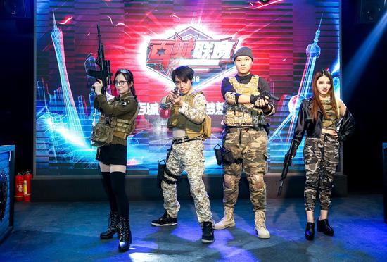 headtr1ck晒与s1mple合照祝贺其回归