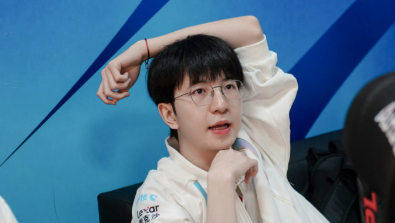 LPL 明天的首发阵容： Karis 和 xqw 在中路进行单挑