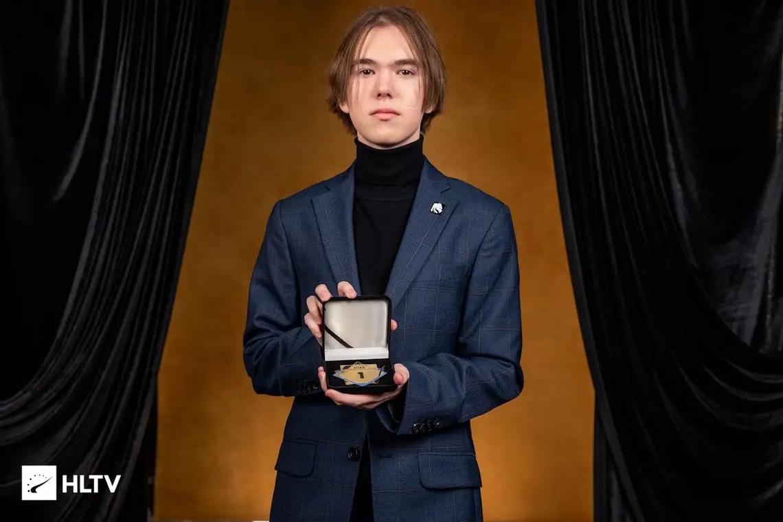 刚刚，FLY官宣前TSM打野选手Spica加入