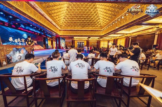 flusha 在 dima_wallhacks 的直播中与 10 个 FACEIT 级别的玩家对战