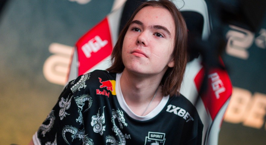 LPL互动主持小悠晒照：希望大家都能在各自的旅程继续发光